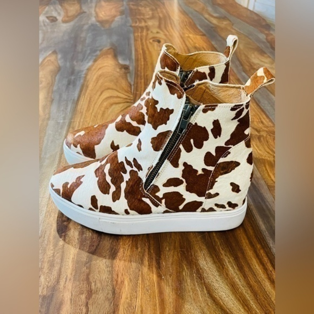 Alcala’s Boots Holly Cowhide Hightop Boots Women's Size 7.5